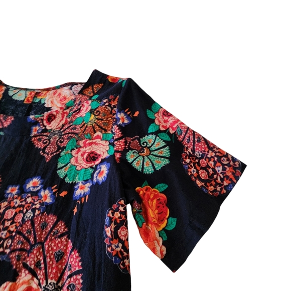 Colorful Floral Short Sleeve Top Size L - Picture 5 of 7